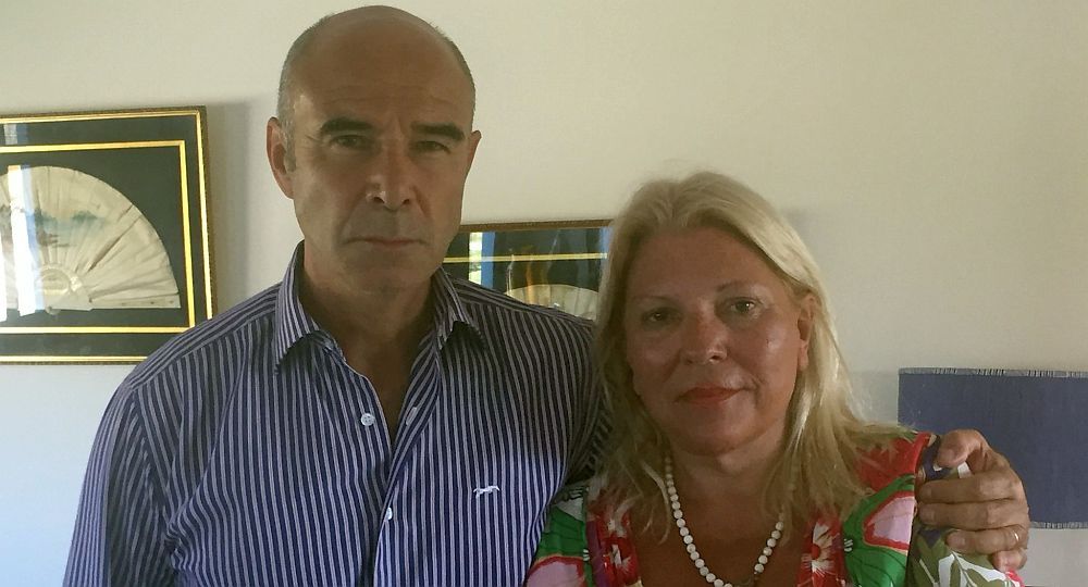 Elisa Carrió recibió a Juan José Gómez Centurión en su casa de Recoleta y le expresó su apoyo tras el desplazamiento de la Aduana que ordenó Mauricio Macri.