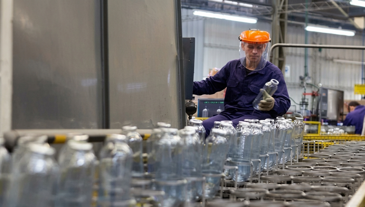 Desde la compañía señalaron que la planta atraviesa una reconversión: redujeron la fabricación local, trasladaron parte de la producción a China y aseguran que el cambio permitió duplicar las ventas de termos de acero Desde la compañía señalaron que la planta atraviesa una reconversión: redujeron la fabricación local, trasladaron parte de la producción a China y aseguran que el cambio permitió duplicar las ventas de termos de acero