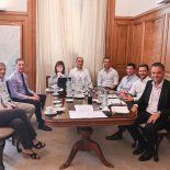 La mesa política se reunió en Casa Rosada. La mesa política se reunió en Casa Rosada.