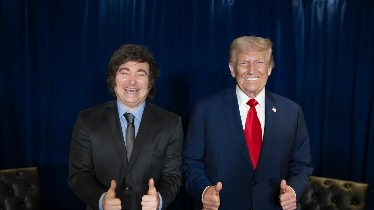 La jugada (legal) de Javier Milei, coordinada con Donald Trump, para evacuar a Flávio Bolsonaro