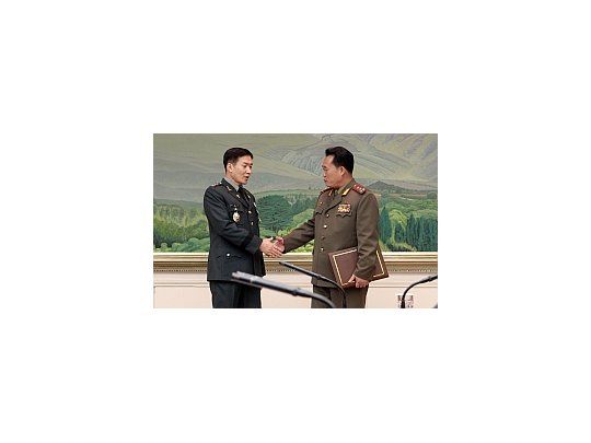 El diálogo entre autoridades militares de ambos países concretó un avance en las relaciones entre Seúl y  Pyongyang