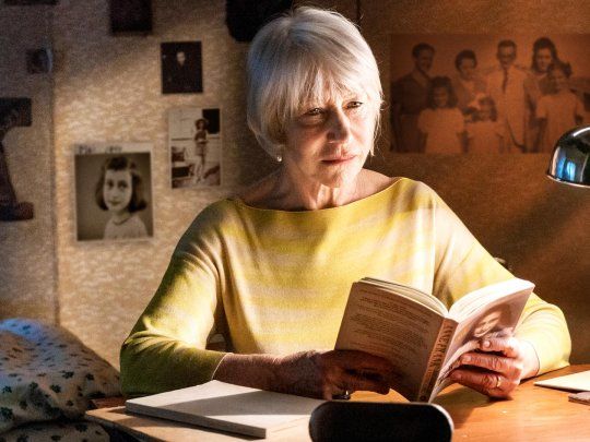 En el documental de Netflix Helen Mirren sigue las huellas de Ana Frank através de su diario y de la vida de cinco sobrevivientes del Holocausto