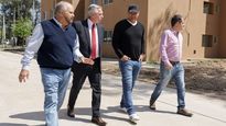 ezeiza: maggiotti, alberto fernandez y granados recorrieron 252 viviendas que se construyen con fondos nacionales