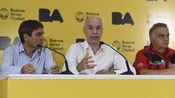 Fernán Quirós, Horacio Rodríguez Larreta y Alberto Crescenti en conferencia.