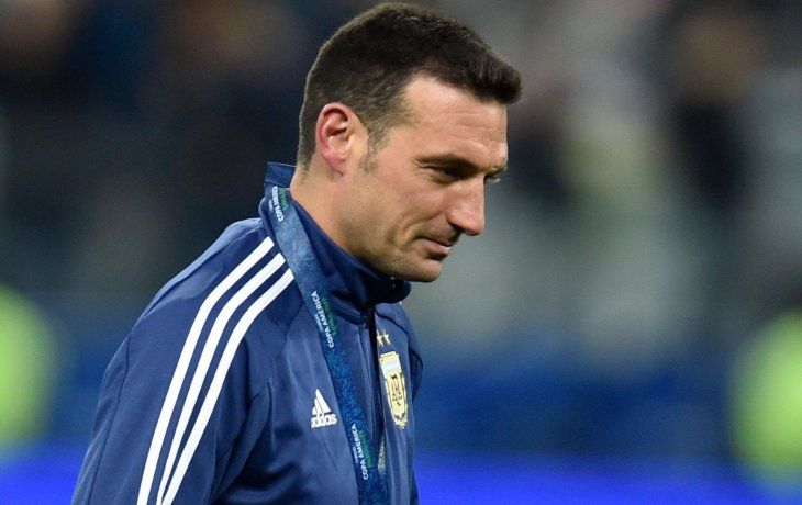 Scaloni,conforme por ganar y muy crítico con los árbitros y el VAR