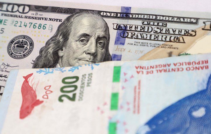 dolar-dolar-2022-dolares-pesos-billetes