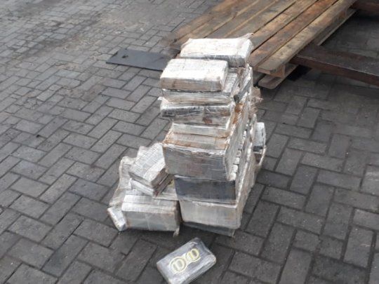¿TRIUNFO? Aunque el presidente Jair Bolsonaro afirma que las toneladas de droga capturadas son una muestra del éxito de la lucha contra el narcotráfico, los expertos sostienen que hay cada vez más estupefacientes en circulación.&nbsp;