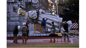 El monumento será trasladado a otro lugar, pero se quedará en la Ciudad.