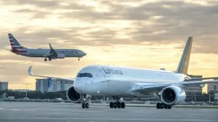 Aerolíneas como Aeroméxico, JetSmart y LATAM ofrecen promociones exclusivas y cuotas sin interés en vuelos internacionales y regionales. Aerolíneas como Aeroméxico, JetSmart y LATAM ofrecen promociones exclusivas y cuotas sin interés en vuelos internacionales y regionales.