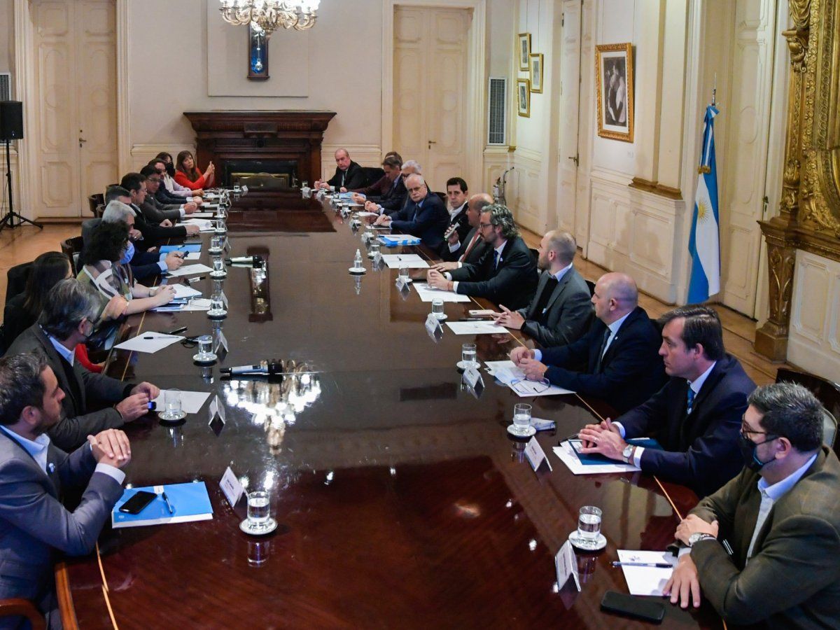 Reunión técnica del Gobierno y pedido de apoyo a Alberto Fernández