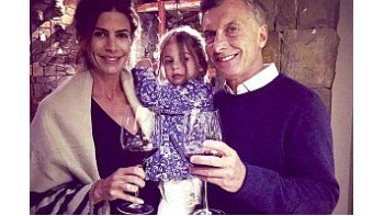 Macri subió la foto con su familia en su cuenta de Twitter.