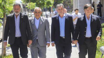 Protagonistas. Los integrantes de la Mesa de Enlace, cuando llegaban al encuentro.&nbsp;