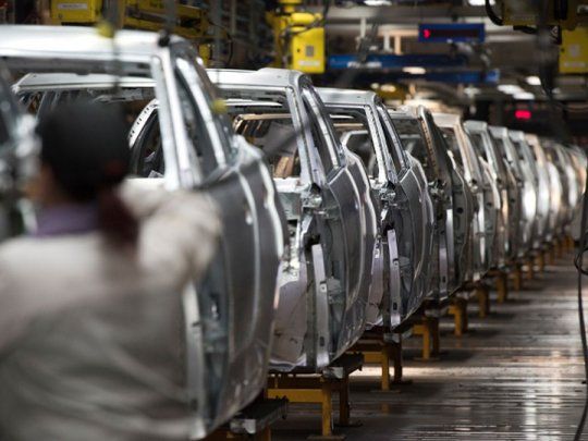 En Peugeot las llamadas Patrullas de Salud se encargarán de verificar diariamente la aplicación de las medidas y acciones de protección en las unidades y de garantizar las medidas correctivas, de ser necesario.