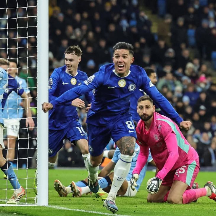 Enzo Fernández, una de las figuras argentinas que juegan en la liga inglesa y que se podrá seguir viendo cada fin de semana en Argentina y Sudamérica, tras la próroga de contrato hasta 2031 entre la Premier League y ESPN. Enzo Fernández, una de las figuras argentinas que juegan en la liga inglesa y que se podrá seguir viendo cada fin de semana en Argentina y Sudamérica, tras la próroga de contrato hasta 2031 entre la Premier League y ESPN.