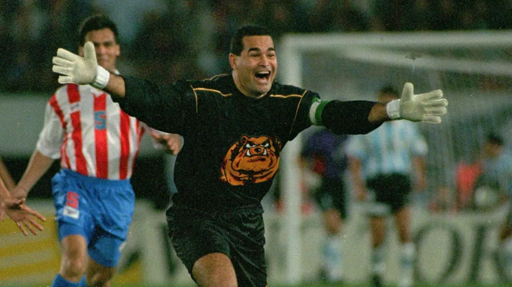 Chilavert's historic goal to River was a free kick from 60 meters.