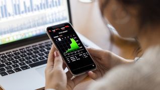 El perfil de inversor de cada persona se define en función del dinero que quiere invertir, los plazos que puede esperar y los riesgos que está dispuesto a asumir. El perfil de inversor de cada persona se define en función del dinero que quiere invertir, los plazos que puede esperar y los riesgos que está dispuesto a asumir.