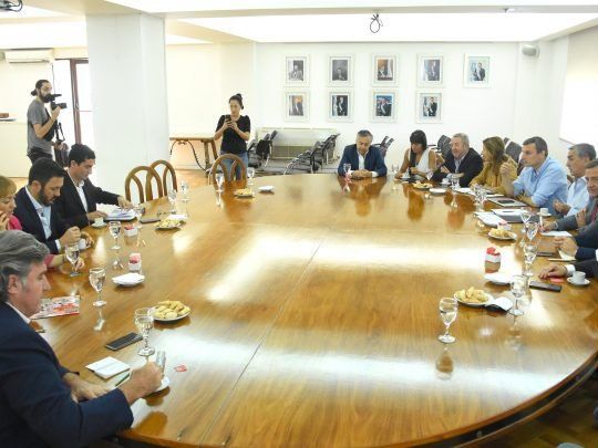 Acuerdo. Radicales y peronistas que tensaron la relación en cuestiones provinciales ayer mostraron sintonía para respaldar la obra de la represa de Portezuelo del Viento que intenta trabar La Pampa.