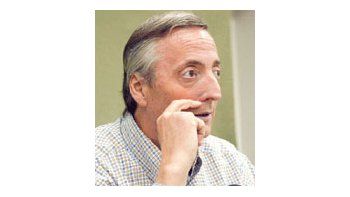ámbito.com | Néstor Kirchner, convalesciente, supervisa personalmente el plan federal de seguridad que anunciará mañana o el miércoles.