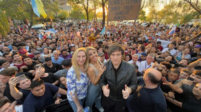 Javier Milei de campaña en Chaco y Corrientes: "Les pido que sigan aguantando porque esta vez vale la pena"