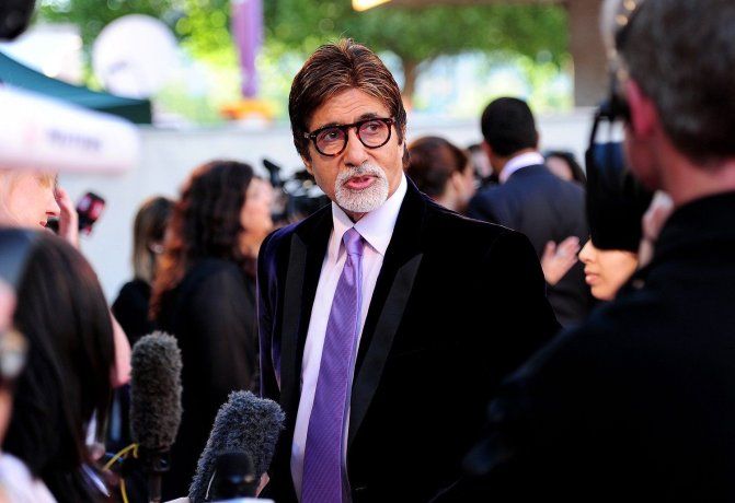 Con más de 200 películas, Amitabh Bachchan construyó una carrera imparable que lo llevó a reunir millones y ganarse un lugar eterno en Bollywood.   Con más de 200 películas, Amitabh Bachchan construyó una carrera imparable que lo llevó a reunir millones y ganarse un lugar eterno en Bollywood.