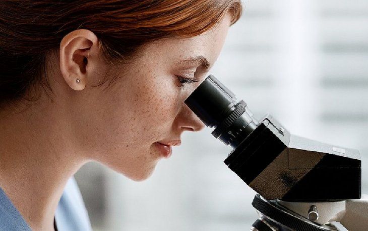 El organismo dispuso la baja de la habilitación sanitaria de cuatro laboratorios por incumplir requisitos profesionales obligatorios. El organismo dispuso la baja de la habilitación sanitaria de cuatro laboratorios por incumplir requisitos profesionales obligatorios.