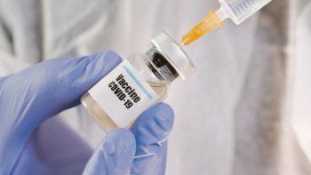 ESPERANZA LÍQUIDA. La vacuna contra el virus SARS-CoV-2 es la clave para ponerle fin a la morbilidad y la mortandad que causa, así como a la paralización de la actividad económica en todo el mundo.