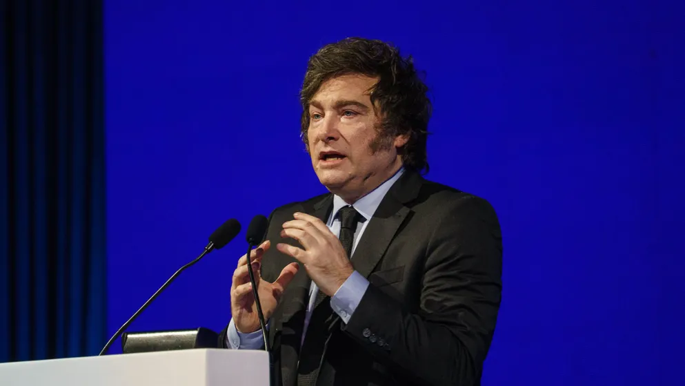 A Javier Milei no le cierran los números y se encierra en el excel.