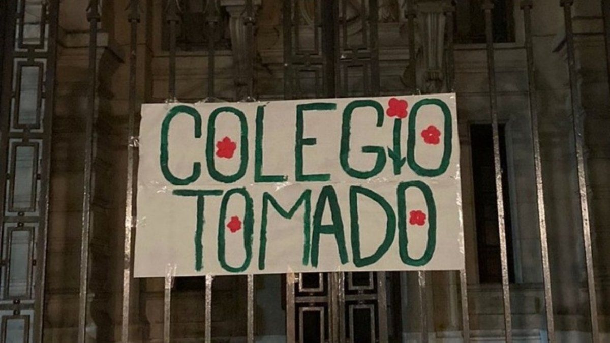 Estudiantes tomaron el Colegio Nacional de Buenos Aires