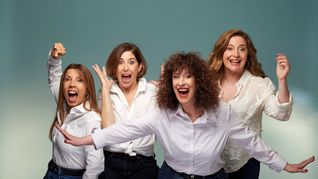 Julia Zenko como la madre y Laura Novoa, Eugenia Guerty y Karina Piñeiro protagonizan Las que gritan. Julia Zenko como la madre y Laura Novoa, Eugenia Guerty y Karina Piñeiro protagonizan Las que gritan.