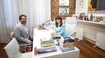 Mauricio Zunino junto a Cristina Fernández de Kirchner en el Patria.