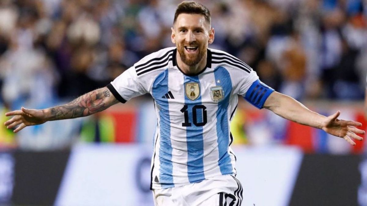 comedia Mount Bank Movimiento Messi firmó una camiseta de Argentina y no dejó pasar un importante detalle