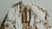 La ropa en la silla y lo que dice sobre vos.&nbsp;