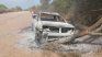 The driver was found calcined inside the vehicle after the fire went out. The driver was found calcined inside the vehicle after the fire went out.