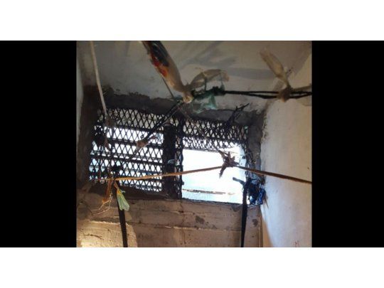 Se fugan 5 presos en comisaría de San Miguel: apartan a 2 policías