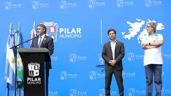 Achával expresó: Para tener un mejor futuro tenemos que levantar las banderas de las causas que nos unen, como Malvinas. Asumo el compromiso como argentino de defender siempre en cualquier lugar que esté nuestra soberanía nacional.
