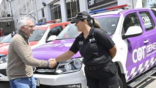 Los nuevos móviles son 15 camionetas Volkswagen Amarok destinadas al COT -una de ellas para la división de Género- y 5 Ford Ranger para la Dirección General de Tránsito (DGT). Las nuevas unidades están equipadas con radios de última tecnología, desfibriladores automáticos y sistema AVL para monitoreo y seguimiento en tiempo real.
