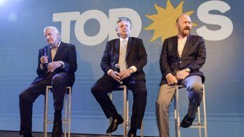 Alberto Fernández fue recibido por los gobernadores en la sede del PJ.