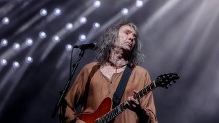 Iniesta tenia 63 años. Iniesta tenia 63 años.