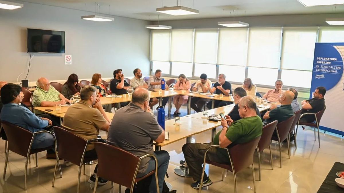 Estatales se re�nen en ATE y eval�an convocar al primer paro nacional del a�o