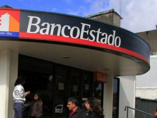 Todas las sucursales de BancoEstado en Chile debieron cerrar por el ataque.