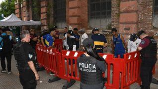 Casi cien trapitos demorados y varios detenidos durante el Superclásico entre Boca y River Casi cien trapitos demorados y varios detenidos durante el Superclásico entre Boca y River