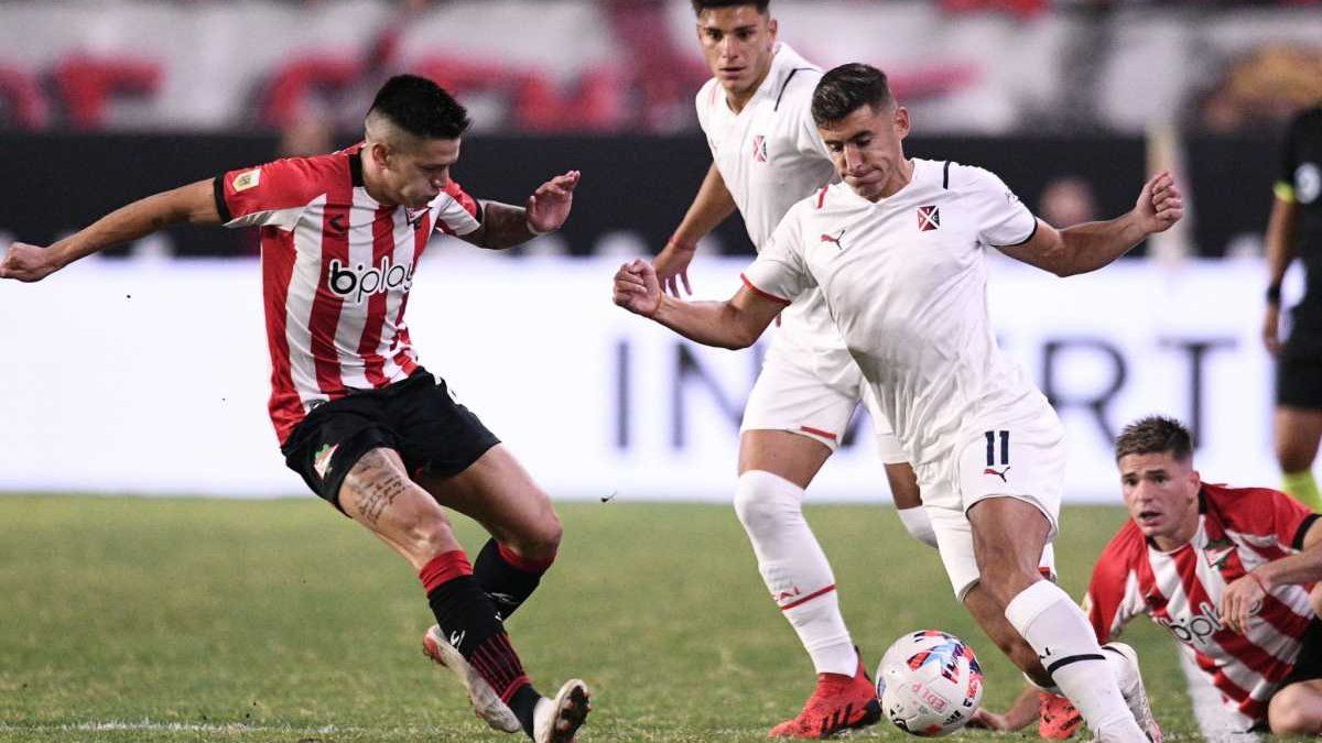 Independiente recibe a Estudiantes esta noche: horario, TV y formaciones