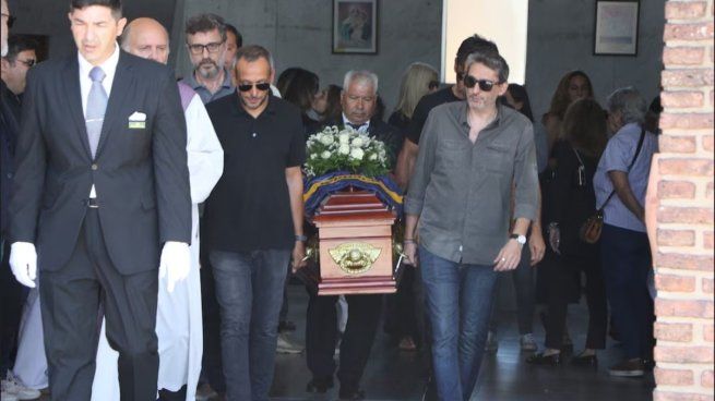 El último adios a Roberto Giordano en el Cementerio de la Chacarita.