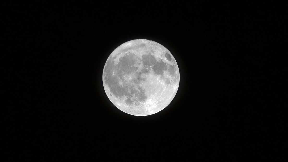 When is the full moon in February 2024 and what rituals need to be performed?