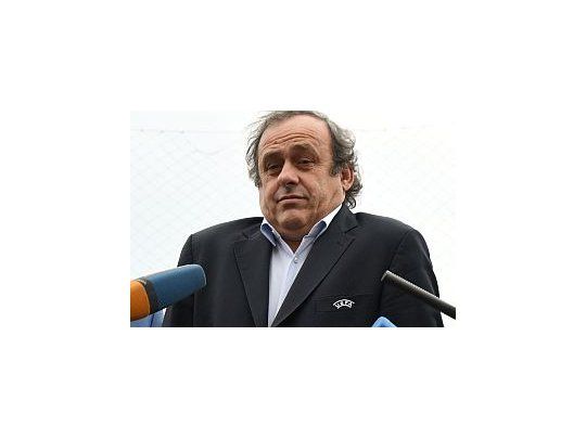 Platini anunció reunión extraordinaria del comité ejecutivo.