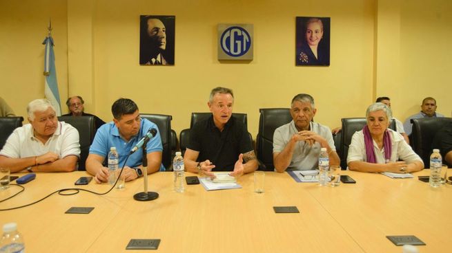 Los triunviros de la central obrera recibieron a los diputados de Unión por la Patria.&nbsp;
