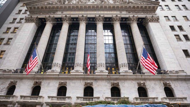 El Dow Jones se convirtió el jueves en el primer índice referencial de&nbsp;Wall Street en terminar en 2024 en territorio positivo.