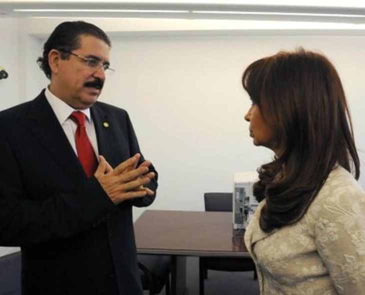 Cristina Fernández de Kirchner junto al expresidente hondureño y esposo de Xiomara Castro, Manuel Zelaya.