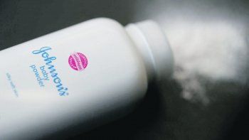 johnson & johnson: el impacto de la crisis del talco podria ampliarse