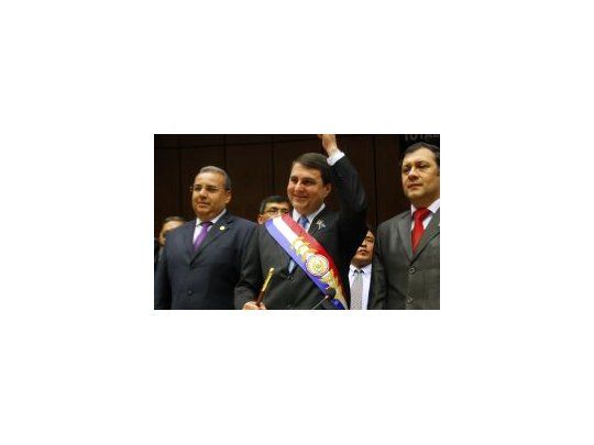 Franco completará el periodo presidencial de Lugo, debiendo entregar el poder al nuevo presidente electo el 15 de agosto del 2013.